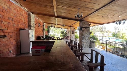 La Herencia country house with pool, terrace and green areas in La Alameda