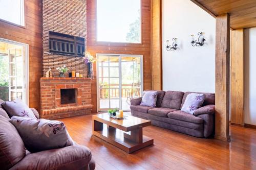 La Herencia country house with pool, terrace and green areas in La Alameda