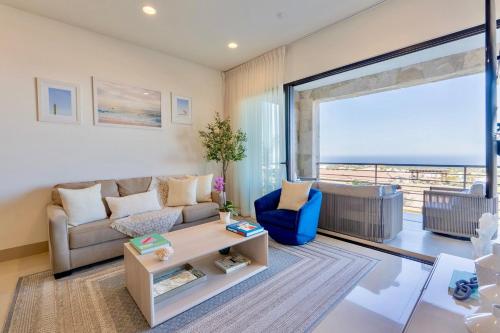 Tramonti Condo with Ocean and Arch Views plus Resort Access