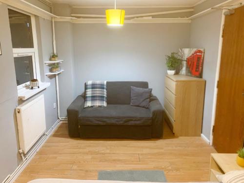 Brixton/Oval House 3
