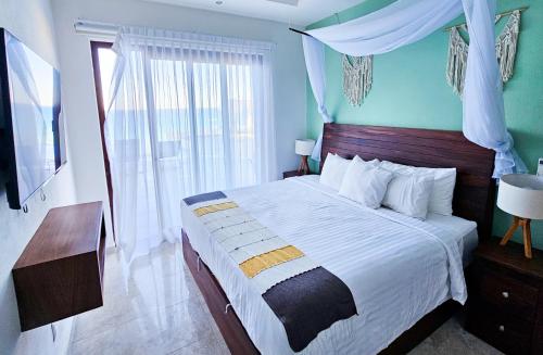 Waterfront apartment on Careyeros beach in Higuera Blanca, Mexico
