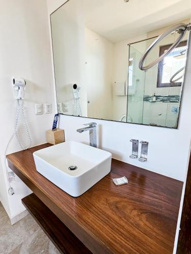 Waterfront apartment on Careyeros beach in Higuera Blanca, Mexico