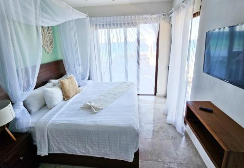 Waterfront apartment on Careyeros beach in Higuera Blanca, Mexico