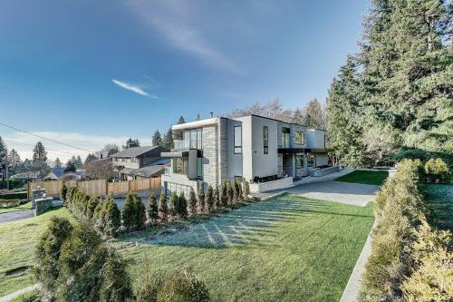 Quiet Suites Up to 8 Guests Near DTVan Monthly Option – khách sạn tại Tây Vancouver