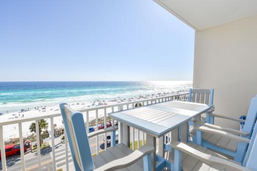 Exterior view, The Majestic Sun in Destin (FL)