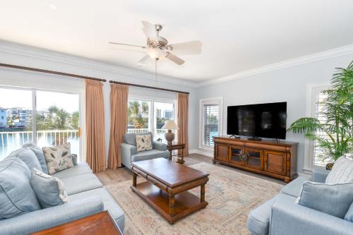 Bella Luna by Compass Resorts – Destin, FL