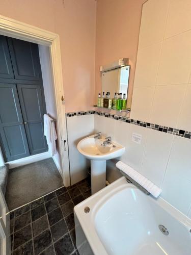 Devonshire Arms Inn - image 2