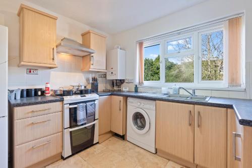 Luxury 2 Bedroom Apartment with Free Parking Opposite Queen Elizabeth Hospital, Birmingham (fotografie 3)