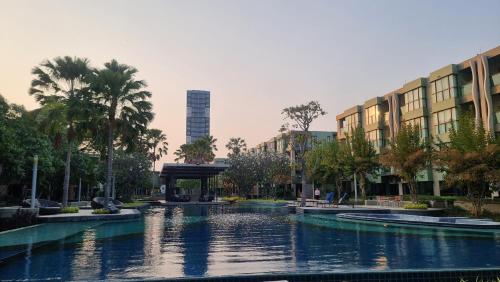 LPN Cha-am Beachfront Wifi 10m toBeach 1BR ติดทะเล - 수영장