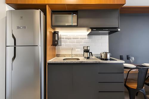 BHaus Setin Nova Republica - Studio 30m2 com Varanda - Cama Queen - Vista Incrível da Praça e Skyline 16o andar - Academia - Piscina - Lavanderia - Coworking - Portaria 24h - Em frente ao metrô - SR8, Сан-Паулу (фото 10)