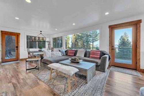 Cozy Carnelian Bay Vacation Rental with Lake Views