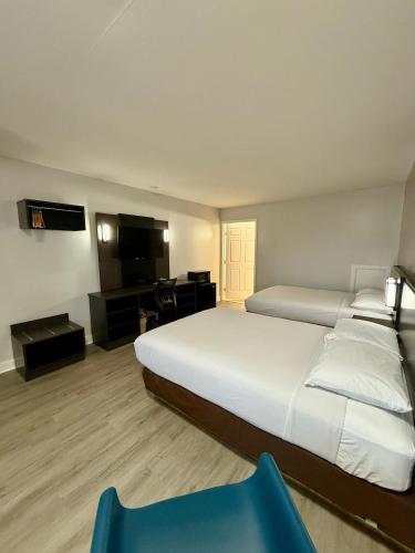 2 double beds