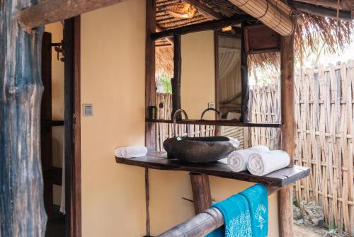 Gili Asahan Eco Lodge & Restaurant Room Type - Beach Bungalow