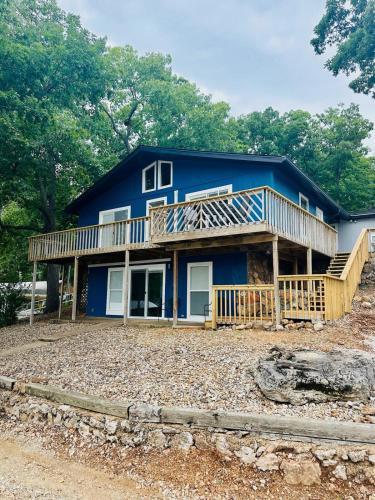 Astonishing view 100 feet from the lake! Astonishing view 100 feet from the lake!