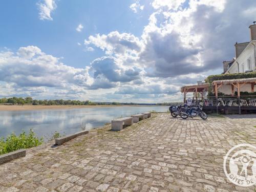 Gîte Chaleureux en Bord de Loire avec Terrasse - FR-1-622-97 Gîte Chaleureux en Bord de Loire avec Terrasse - FR-1-622-97