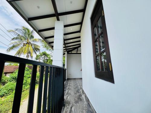 SMDT House - Weligama - image 5