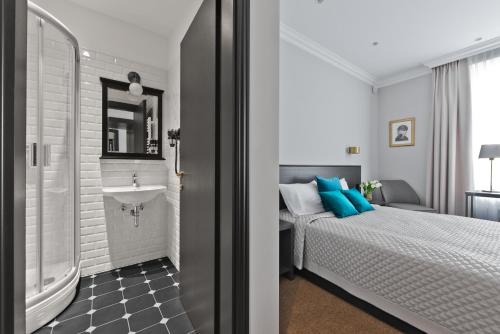15th Avenue - image 2