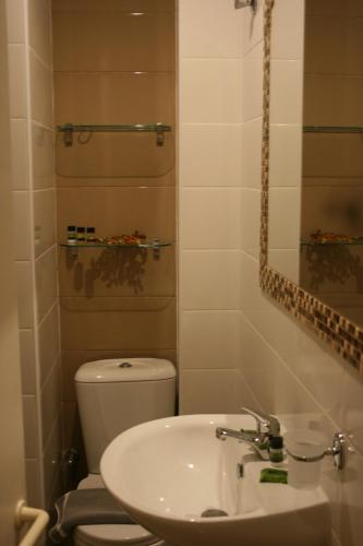 Aegli Hotel - image 10