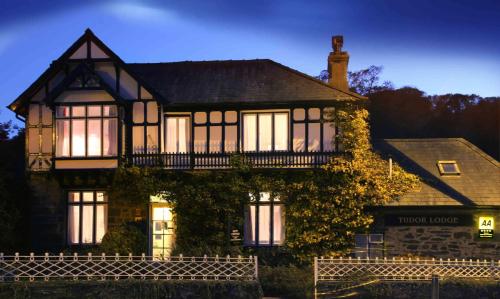 Tudor Lodge - image 10