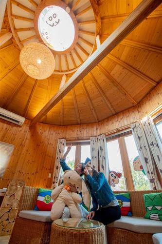 room detail thumbnail 2