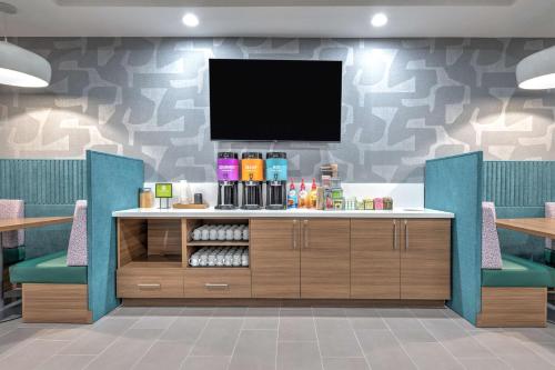 Home2 Suites by Hilton Dallas I-30 Cockrell Hill - 식음료(F&B)
