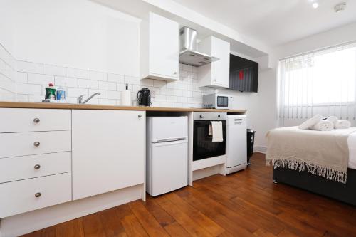 Létesítmények, Contractor Studio - Parking - Smart TV & Kitchen in Pontardawe