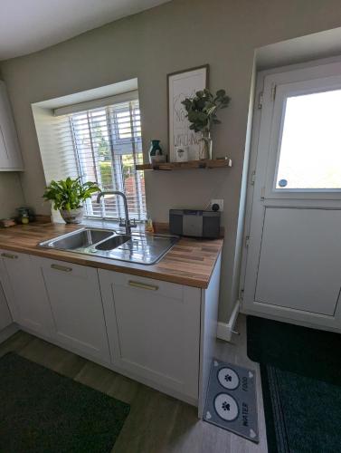 Konyha, Robin Cottage in Grassmoor