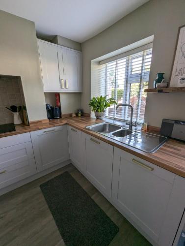 Konyha, Robin Cottage in Grassmoor