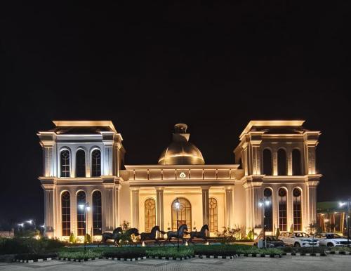 Hotel Sukh Farm 5-minute drive to Banasar Bagh