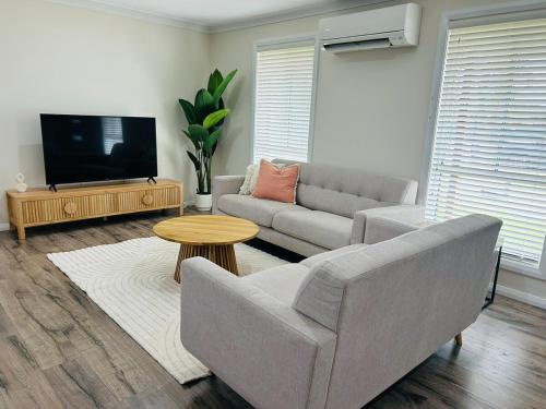 . Cozy 2-Bedroom Retreat