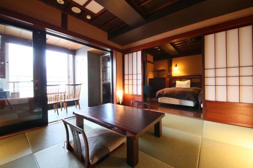 Suite Room with Tatami Area with Open-Air Bath and Lake View