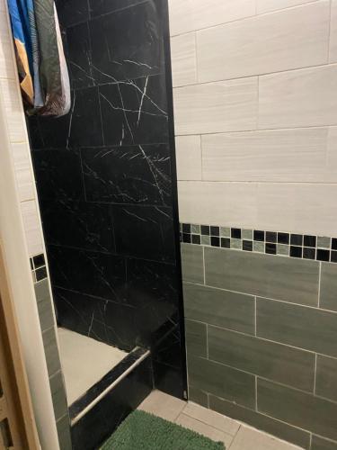 Home stay Spacious room in มาสซี