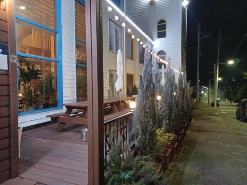 여수 베르니아 (Vernia) 게스트하우스 레스토랑