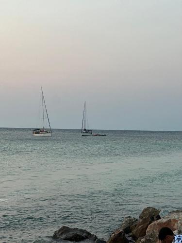 Chan private in ليك سينج