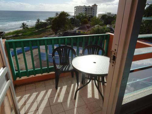 Airy Seaside Apartment, Hastings Barbados – khách sạn tại Hastings