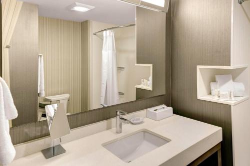 Courtyard by Marriott New Orleans Westbank/Gretna - image 14