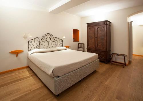 Borromeo Rooms Bed & Living – Vimercate, MD