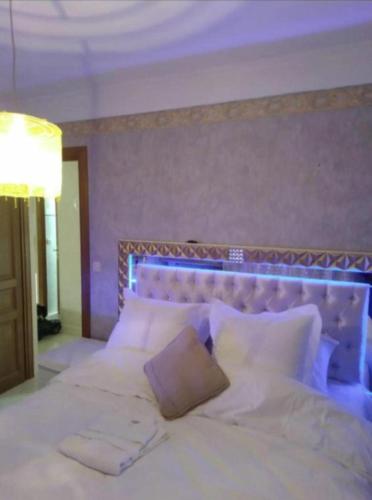 Maison 10 pièces Spa jacuzzi Paris Airport CDG jardin arboré clos (Maison 10 pieces Spa jacuzzi Paris Airport CDG jardin arbore clos) in Трембле-ен-Франс