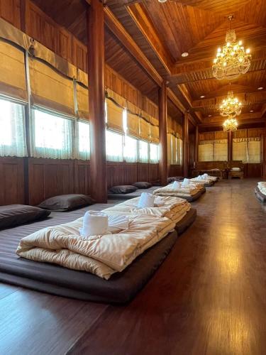 Ruen Singhanat Cafe & Resort Ruen Singhanat Cafe & Resort