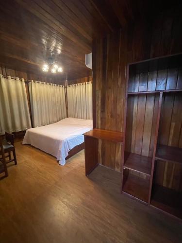 Ruen Singhanat Cafe & Resort Ruen Singhanat Cafe & Resort