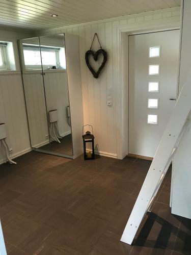 Amazing home in the heart of Nordfjordeid in 諾德卓伊戴德