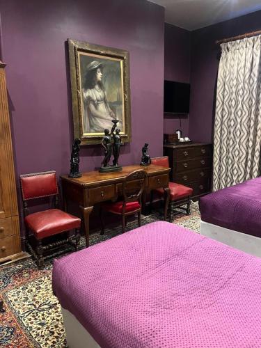 Queens Court Hotel - image 10