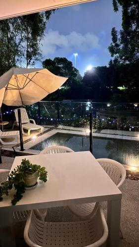 Gold Coast Golf Course Villa in Benowa