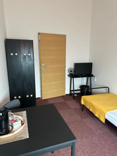 1 twin bed