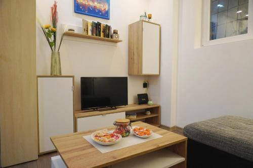 One-Bedroom Apartment image 4