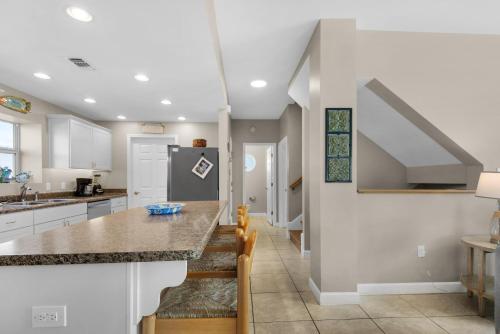 Portside Villas unit 13 - main image