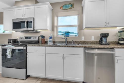 Portside Villas unit 13 - image 3