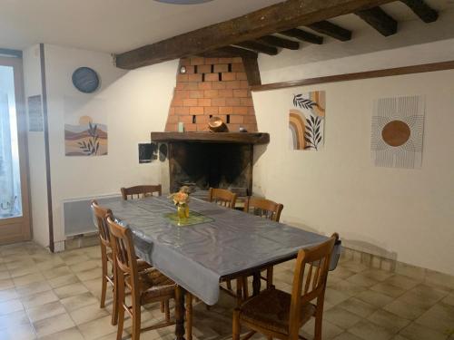 Maison de montagne 8 couchages gîte à louer Aston