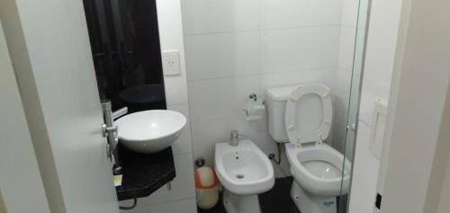 One-Bedroom Apartment image 3