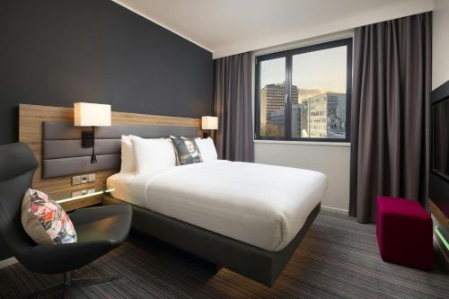 room detail thumbnail 1